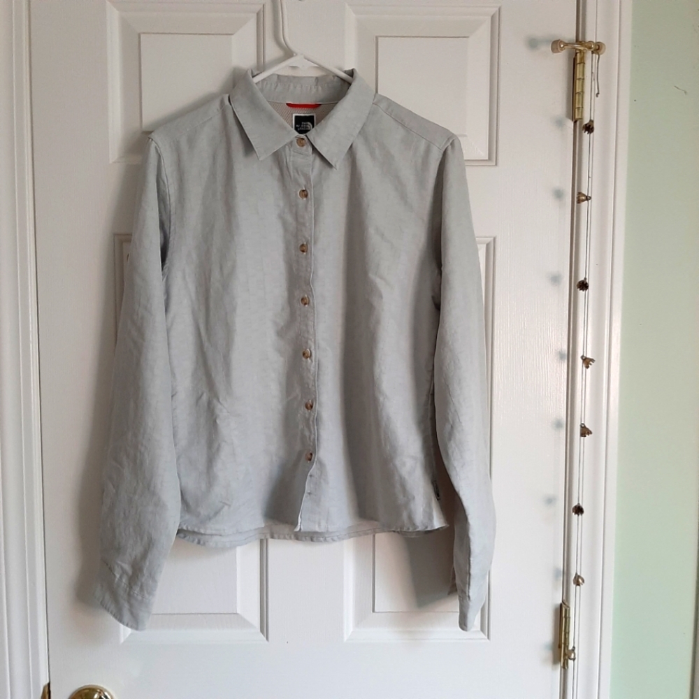 The North Face Button Up Shirt, Long Sleeved, Woman's, Size Large